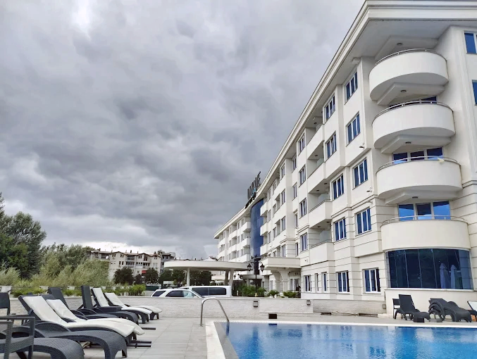 Unique Resort